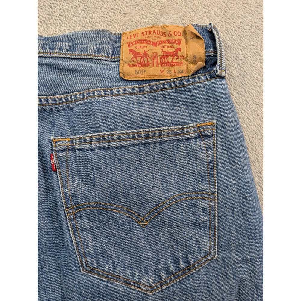 Levis 501 Original Fit Jeans Mens 35x33 Blue Denim Straight Leg Button Fly